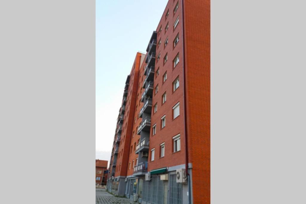 פרישטינה Apartment 13C מראה חיצוני תמונה