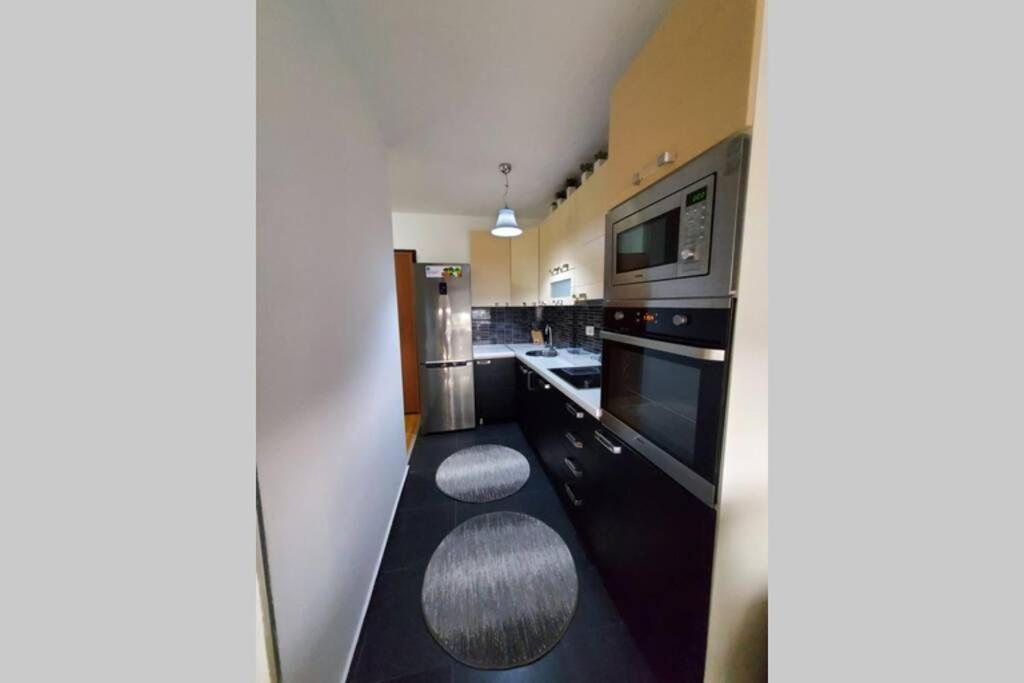 פרישטינה Apartment 13C מראה חיצוני תמונה